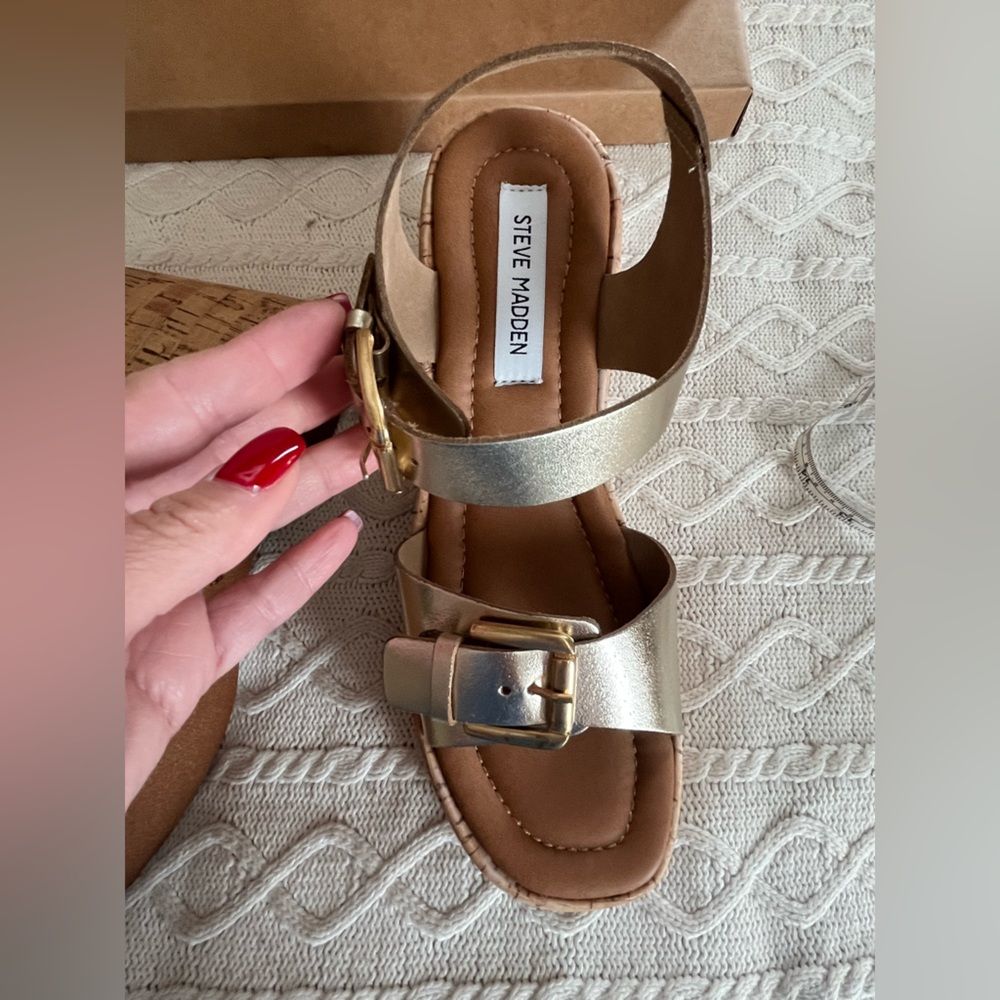 Steve Madden Cork-Textured Platform Wedge Sandals Gold Leather SZ 9 - Picture 9 of 15